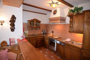 Comfort House, 2 Bedrooms | Private kitchen | Fridge, oven, stovetop, dishwasher - Quaint Apartment in Zeil am Main With Terrace (Zeil)