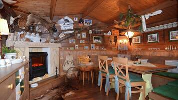 Comfort House, 2 Bedrooms | Garden