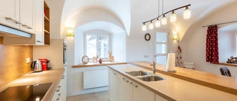 Classic-Haus, 4 Schlafzimmer | Eigene Küche | Kühlschrank, Mikrowelle, Ofen, Geschirrspüler