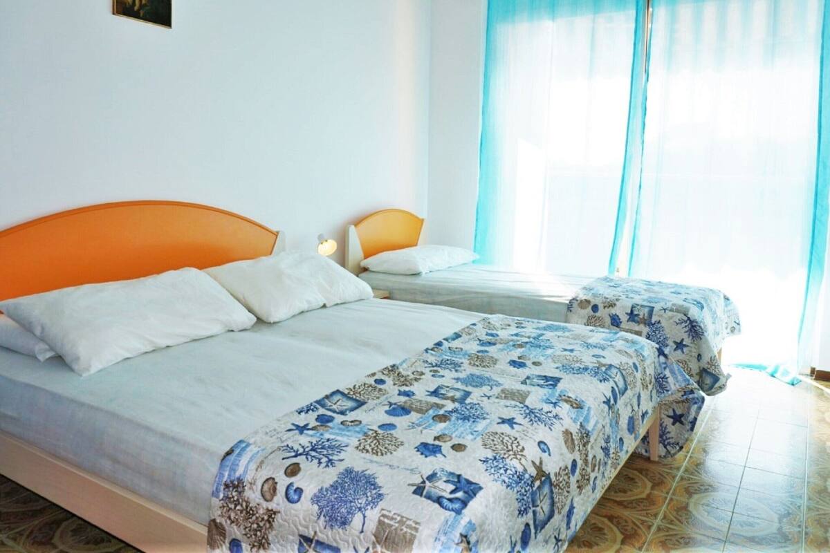 Elite Apartment, 2 Bedrooms | 2 bedrooms, bed sheets