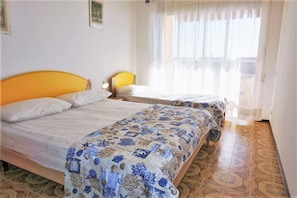Living room - Nice Apartment in Porto Santa Margherita With Terrace (Caorle)