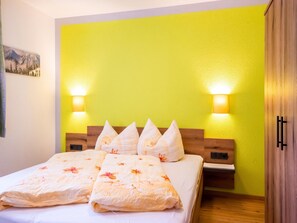 Classic-Apartment, 4 Schlafzimmer | 8 Schlafzimmer, individuell eingerichtet, Bettwäsche