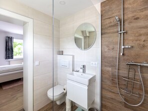 Deluxe Apartment, 2 Bedrooms | Bathroom | Shower, hair dryer - Gailtaler Apartment at an Excursion Location (Kotschach-Mauthen)