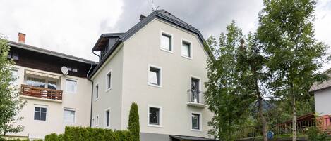 Classic Apartment, 4 Bedrooms | Exterior