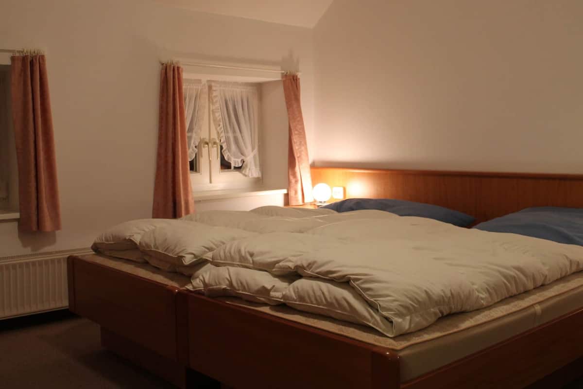 Comfort Apartment, 2 Bedrooms | 8 bedrooms, individually furnished, bed sheets