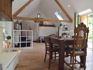 Classic Apartment, 1 Bedroom | Dining - Cozy Apartment in Immerath With Fishing Near (Immerath)