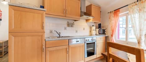 Apartemen Comfort, 2 kamar tidur | Dapur pribadi | Lemari es, microwave, oven, dan mesin pencuci piring