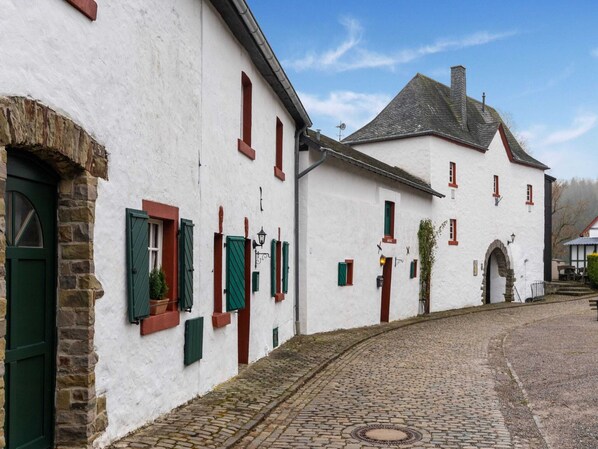 Comfort Apartment, 2 Bedrooms | Exterior - Modern Apartment in Reifferscheid With Garden (Hellenthal)