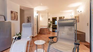 6 bedrooms, individually furnished, bed sheets