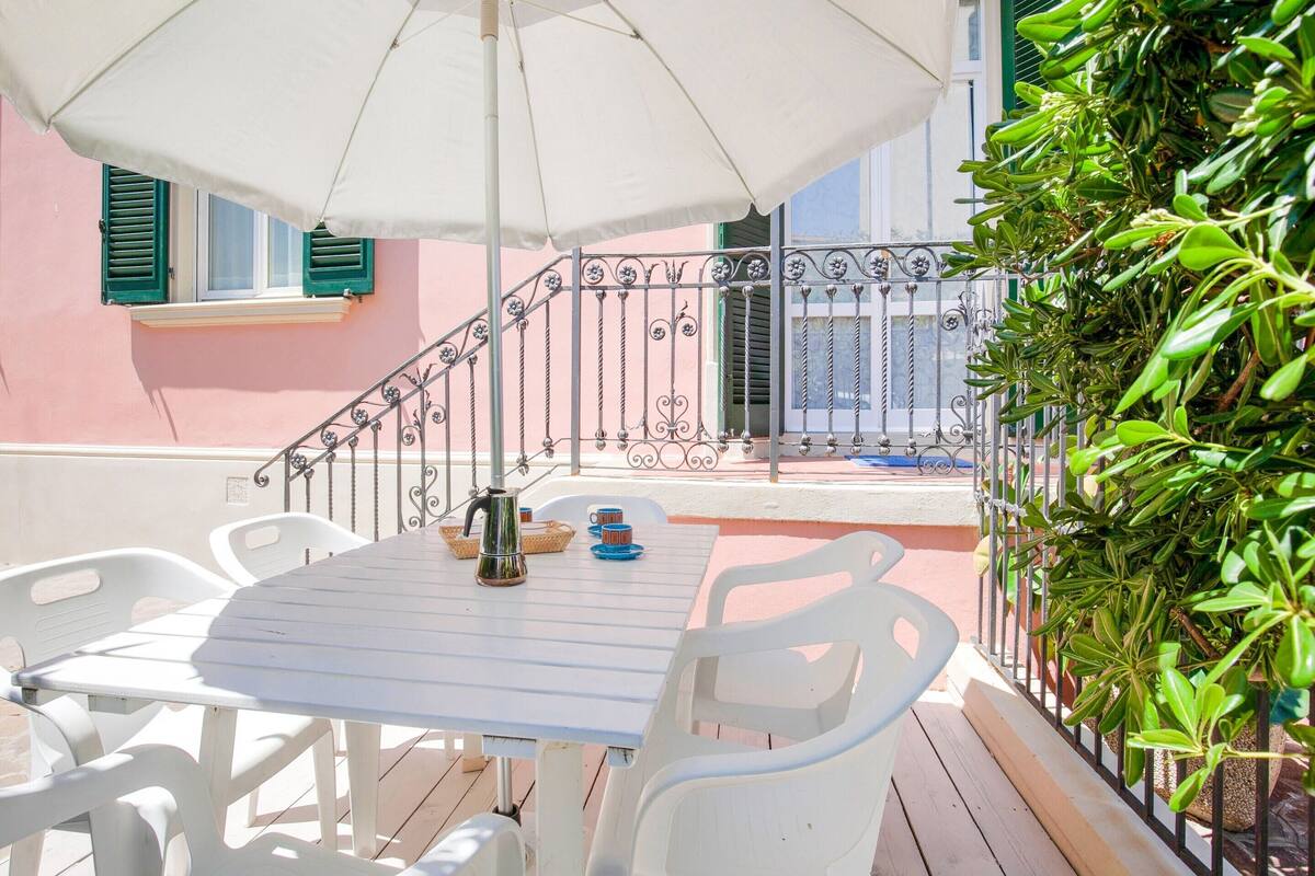 Classic Apartment, 2 Bedrooms | Outdoor dining