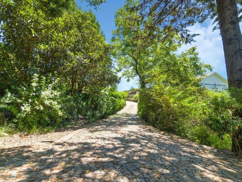 Upscale Villa in Penafiel With Swimming Pool and Terrace