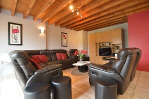 Living room - Modern Cottage in Baugnez/malmedy With Sauna (Malmedy)
