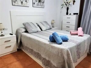 Maison classique, 2 chambres | 10 chambres, ameublement unique, fer et planche à repasser