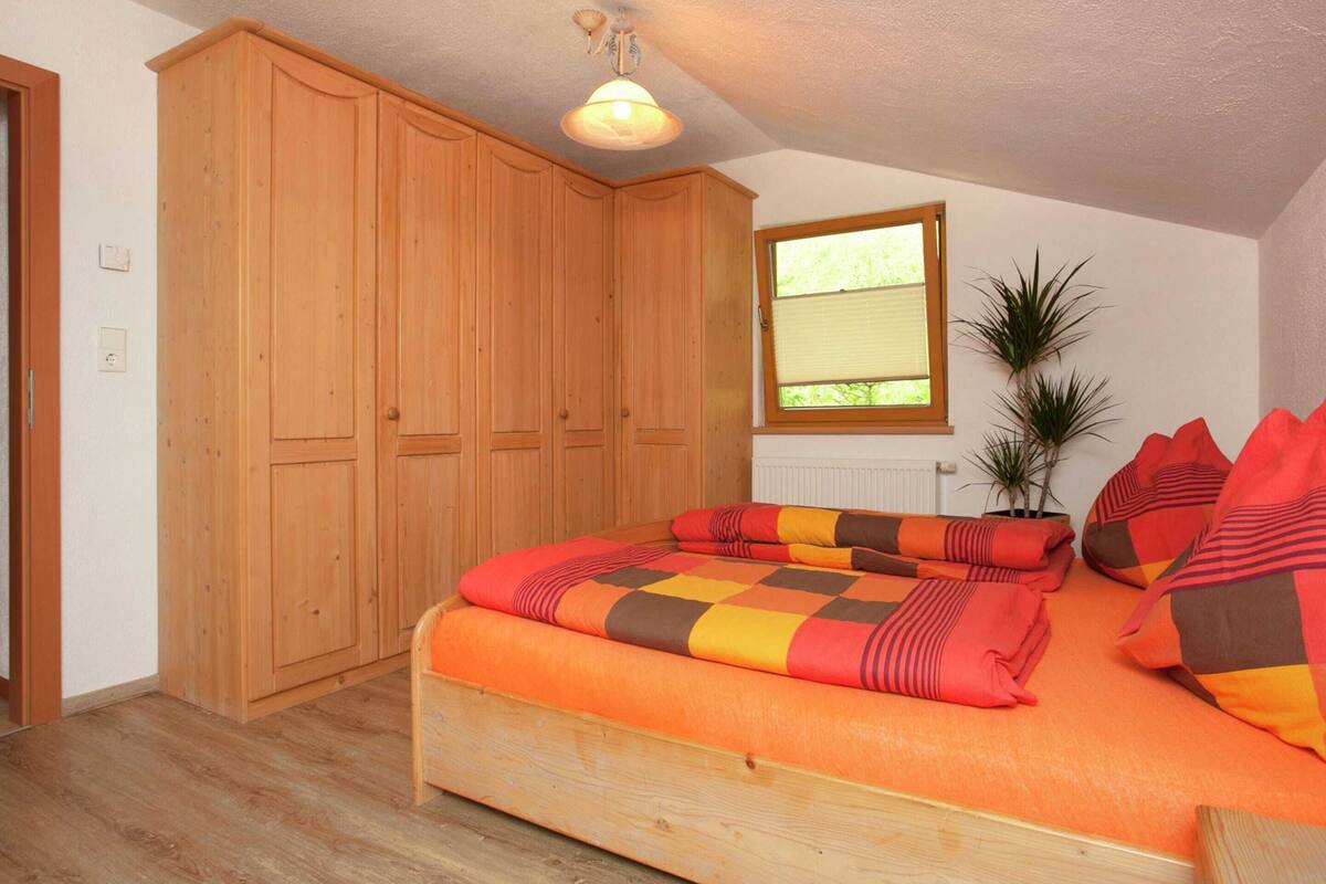 Classic-Apartment, 3 Schlafzimmer | 6 Schlafzimmer, individuell eingerichtet, Bettwäsche