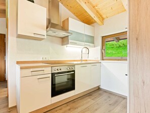 Leilighet – comfort, 1 soverom | Eget kjøkken | Kjøleskap, mikrobølgeovn, ovn og oppvaskmaskin