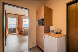 Oven, high chair