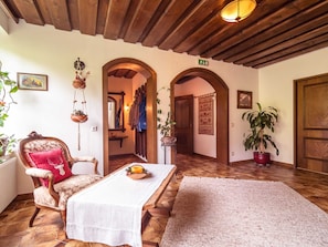 Living room - Cozy Apartment in Afritz am See Near Gerlitzen Ski Area (Treffen)