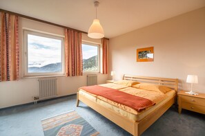 8 bedrooms, individually furnished, bed sheets - Cozy Apartment in Afritz am See Near Gerlitzen Ski Area (Treffen)