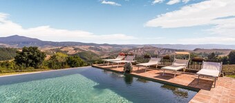 Comfortable Apartment With Stunning Views, Near hot Springs