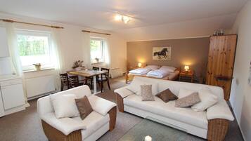 Classic Apartment, 1 Bedroom | Living room