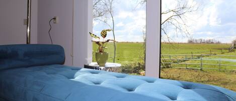 16 bedrooms, individually furnished, bed sheets