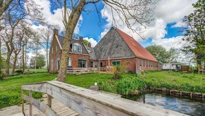 Classic House, Multiple Bedrooms | Garden - Secluded Chalet in Suwald With Hottub (Suwâld)
