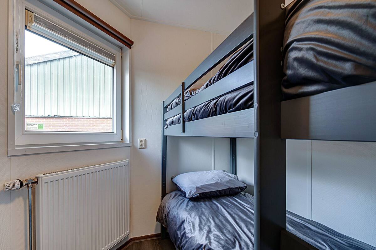 16 bedrooms, individually furnished, bed sheets