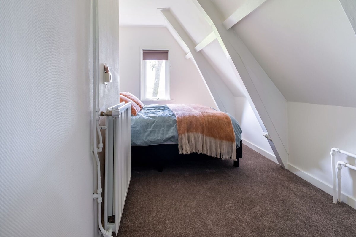 Casa clásica, varias habitaciones | 16 habitaciones, muebles diferentes y ropa de cama