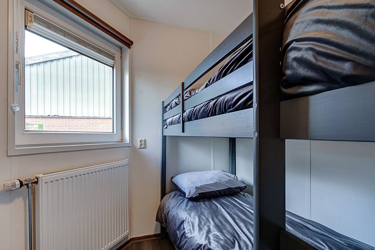 16 bedrooms, individually furnished, bed sheets