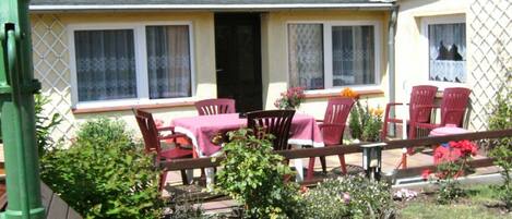 Classic Bungalow, 2 Bedrooms | Balcony