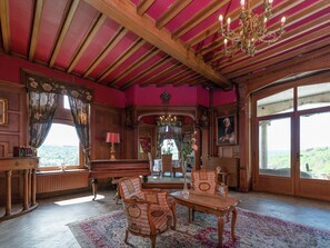 Maison Confort, plusieurs chambres | Salle de séjour | Cheminée, lecteur de DVD