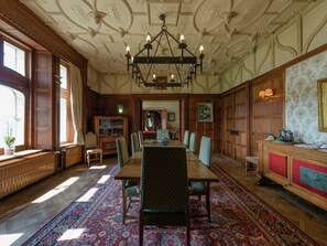 Classic House, Multiple Bedrooms | Dining