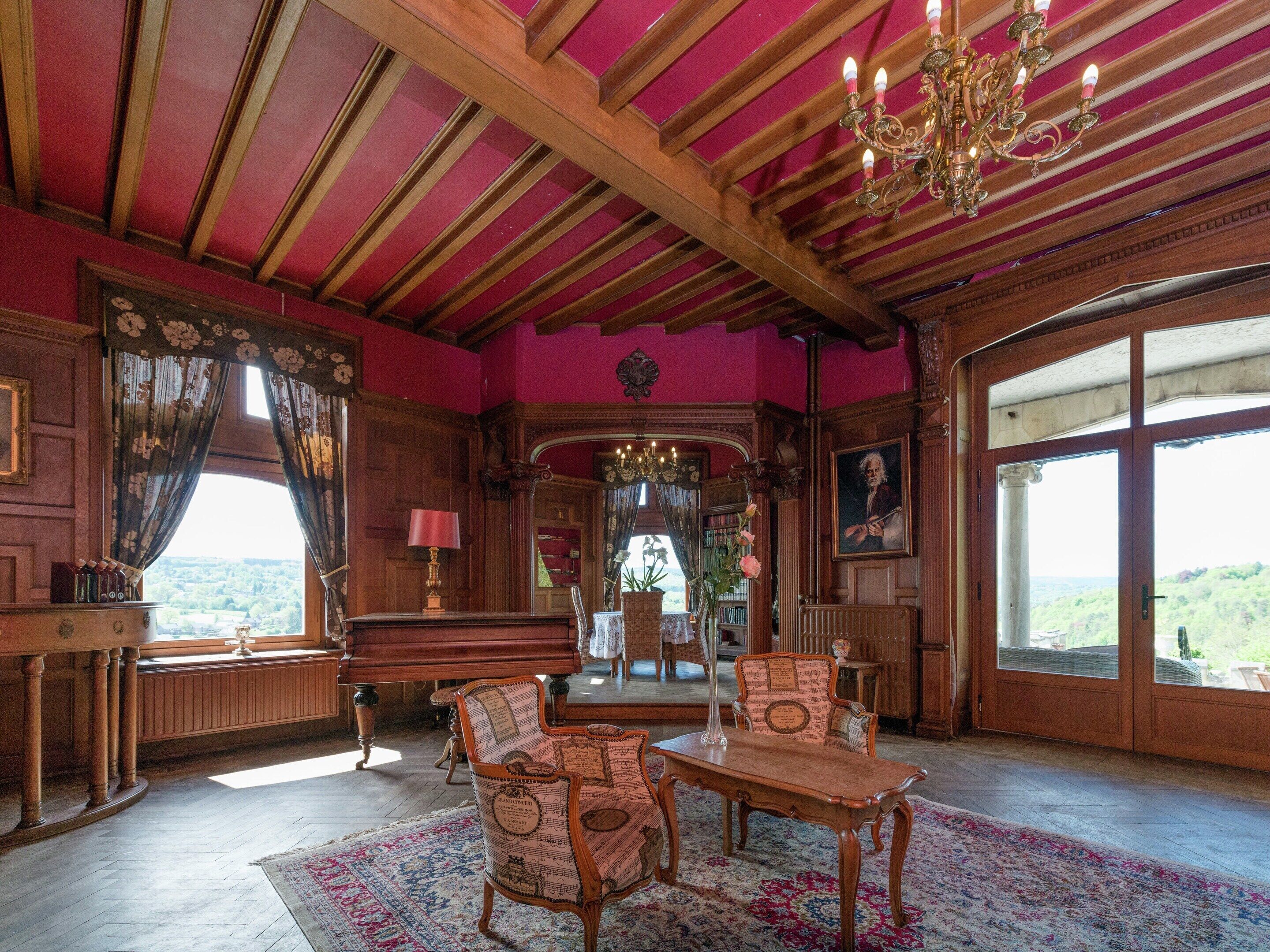 Comfort House, Multiple Bedrooms | Living room | Fireplace, DVD player