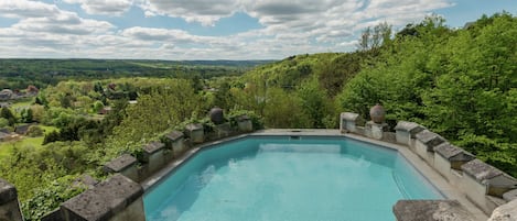 Classic House, Multiple Bedrooms | Pool