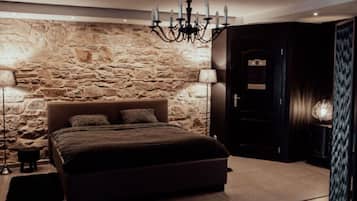 28 bedrooms, bed sheets