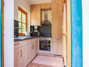 Comfort Apartment, 2 Bedrooms | Private kitchen | Oven, electric kettle