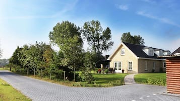 Classic Villa, Multiple Bedrooms | Pemandangan dari hartanah