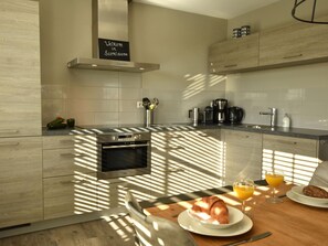 Refrigerador, microondas, horno, lavavajillas