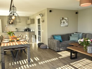 Living room - Luxurious Villa in Schoorl With Garden (Warmenhuizen)