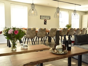 Classic Villa, Multiple Bedrooms | Dining
