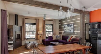 Bavarian Chalet 2 - Bavarian-inspired chalet with stylish decor and easy ski acc