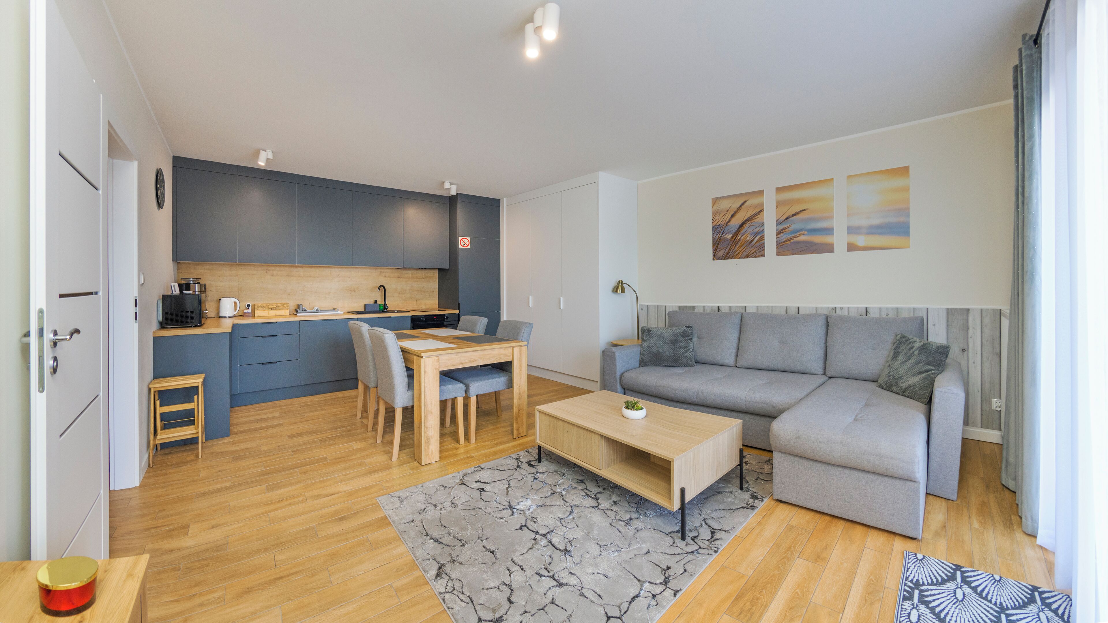 Apartment (1) | Living area