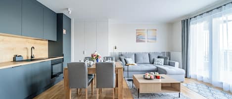 Appartement (1) | Cuisine privée | Réfrigérateur, surface de cuisson, bouilloire électrique