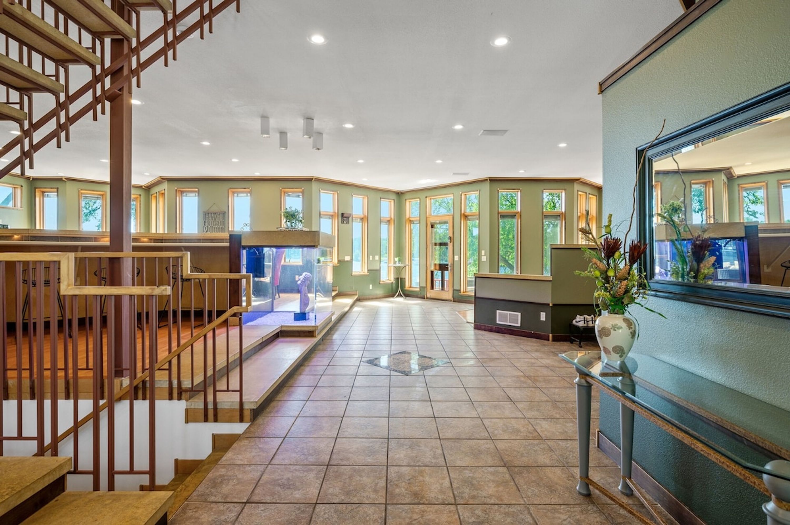 House | 5 bedrooms, desk, Internet