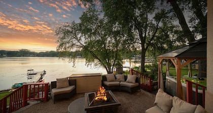 Minnesota Lakehouse Retreat