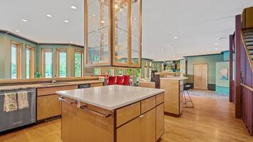 Rumah | 5 kamar tidur, meja kerja, dan internet