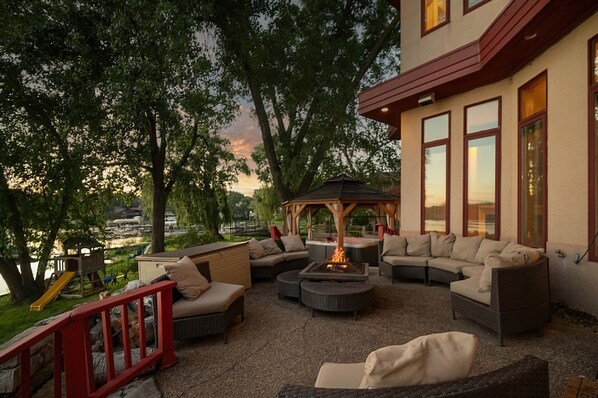 Casa | 5 habitaciones, escritorio y internet