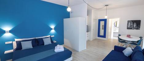 Studio, 1 Double Bed with Sofa bed, Non Smoking, Private Bathroom | Down comforters, free minibar, laptop workspace, iron/ironing board