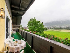 Leilighet – classic, 5 soverom | Balkong