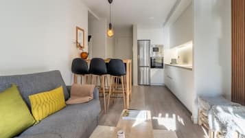 Classic Apartment, 3 Bedrooms | Living room